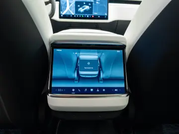 Tesla Model S Plaid ; Garantie pana in dec 2030