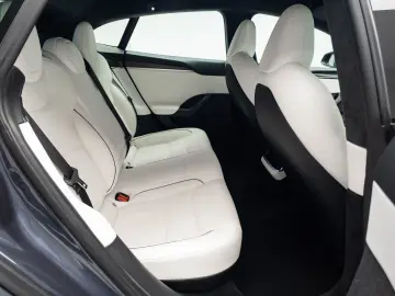 Tesla Model S Plaid ; Garantie pana in dec 2030