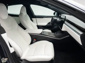 Tesla Model S Plaid ; Garantie pana in dec 2030