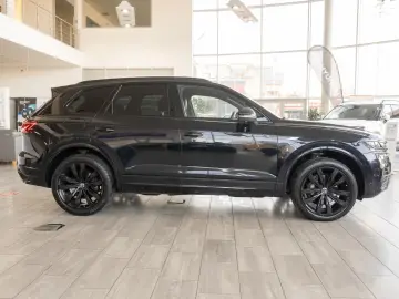 Volkswagen Touareg 3.0TDI V6 4Motion  R-Line