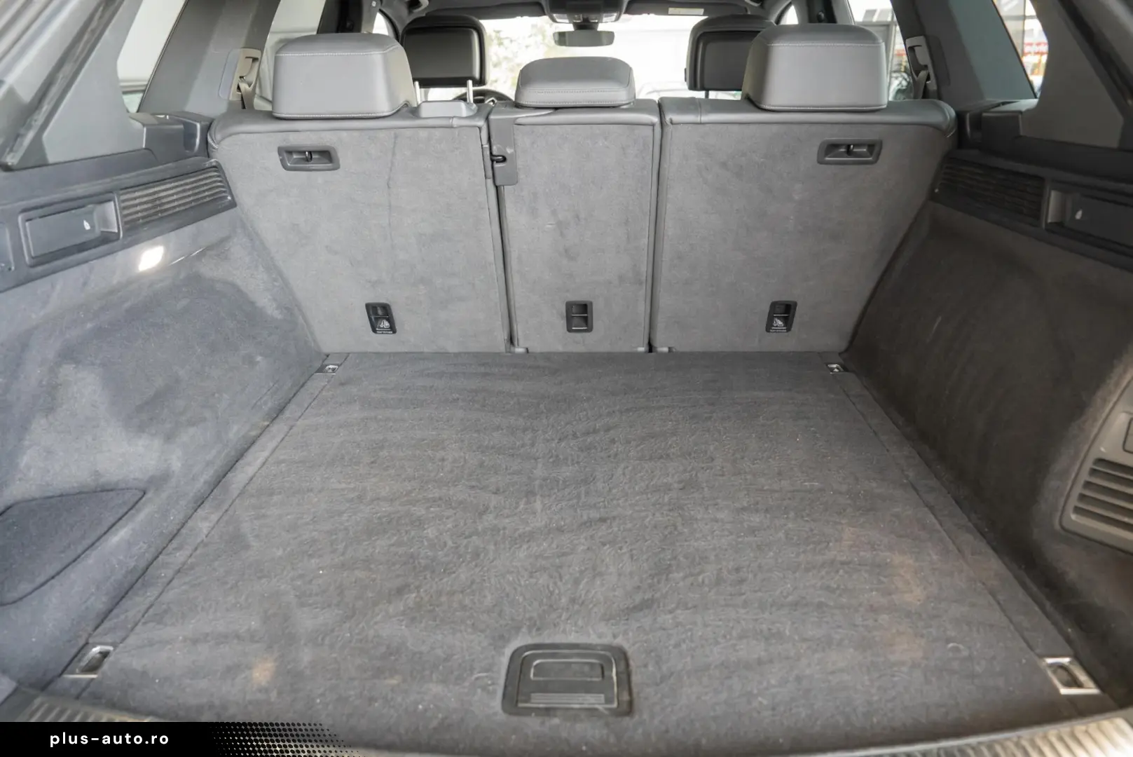 Volkswagen Touareg 3.0TDI V6 4Motion  R-Line