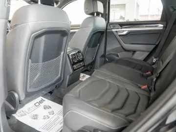 Volkswagen Touareg 3.0TDI V6 4Motion  R-Line