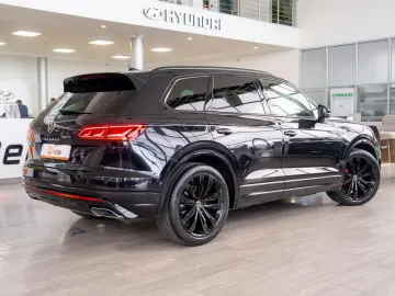 Volkswagen Touareg 3.0TDI V6 4Motion  R-Line