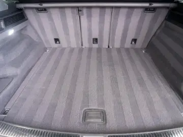 Volkswagen Touareg 3.0TDI V6 4Motion  R-Line