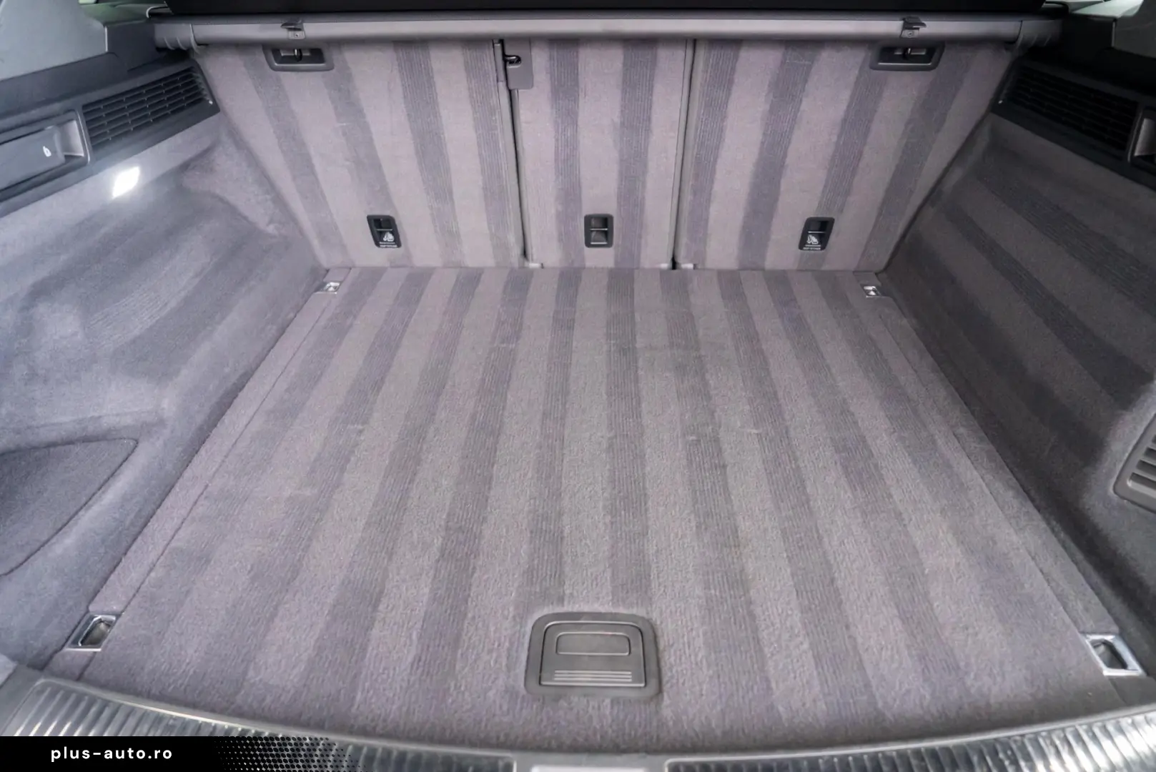 Volkswagen Touareg 3.0TDI V6 4Motion  R-Line