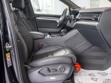 Volkswagen Touareg 3.0TDI V6 4Motion  R-Line