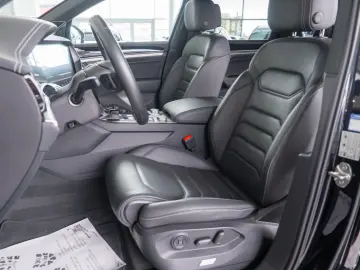 Volkswagen Touareg 3.0TDI V6 4Motion  R-Line