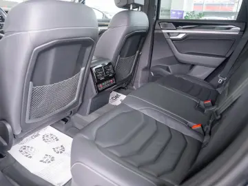 Volkswagen Touareg 3.0TDI V6 4Motion  R-Line