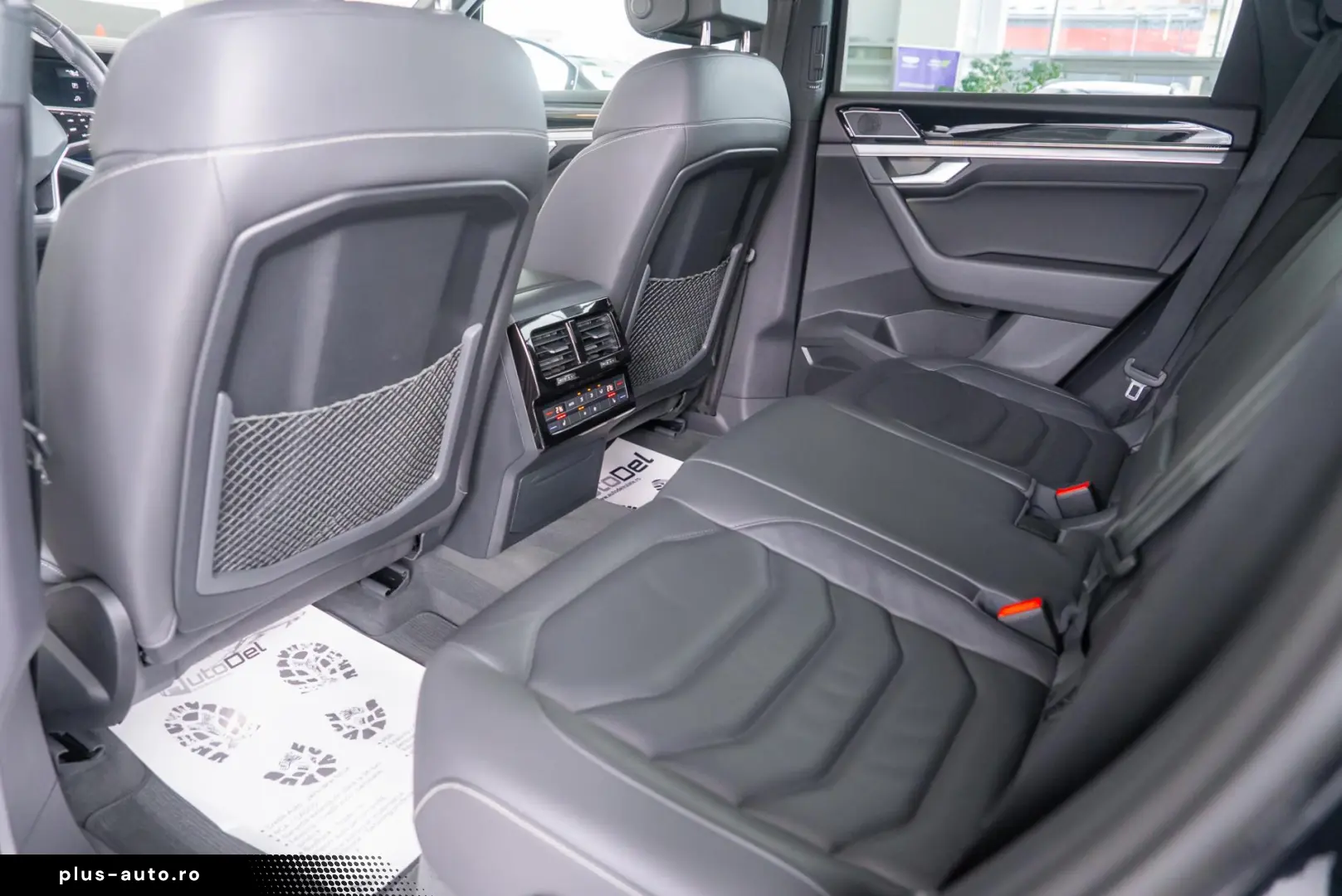 Volkswagen Touareg 3.0TDI V6 4Motion  R-Line