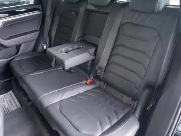 Volkswagen Touareg 3.0TDI V6 4Motion  R-Line