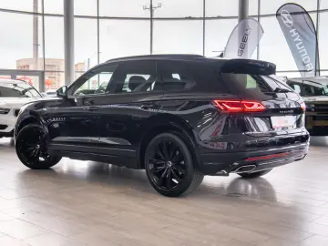 Volkswagen Touareg 3.0TDI V6 4Motion  R-Line