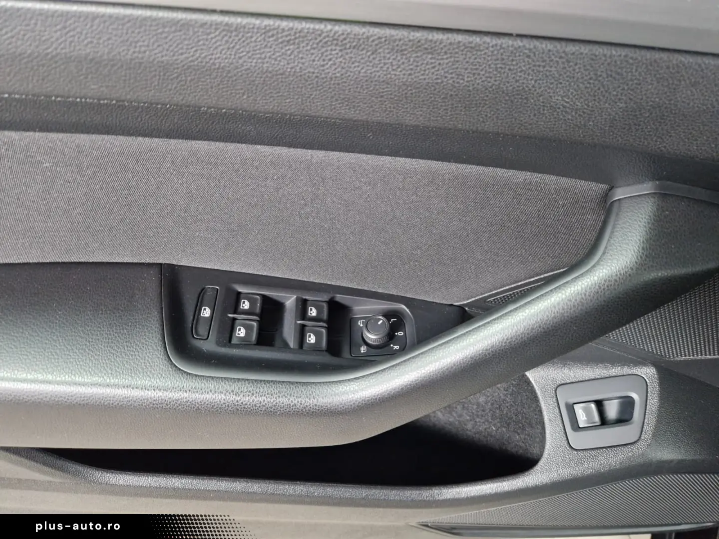 VOLKSWAGEN PASSAT TRENDLINE DSG 150 CP 2021