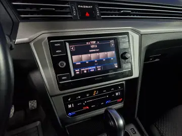 VOLKSWAGEN PASSAT TRENDLINE DSG 150 CP 2021