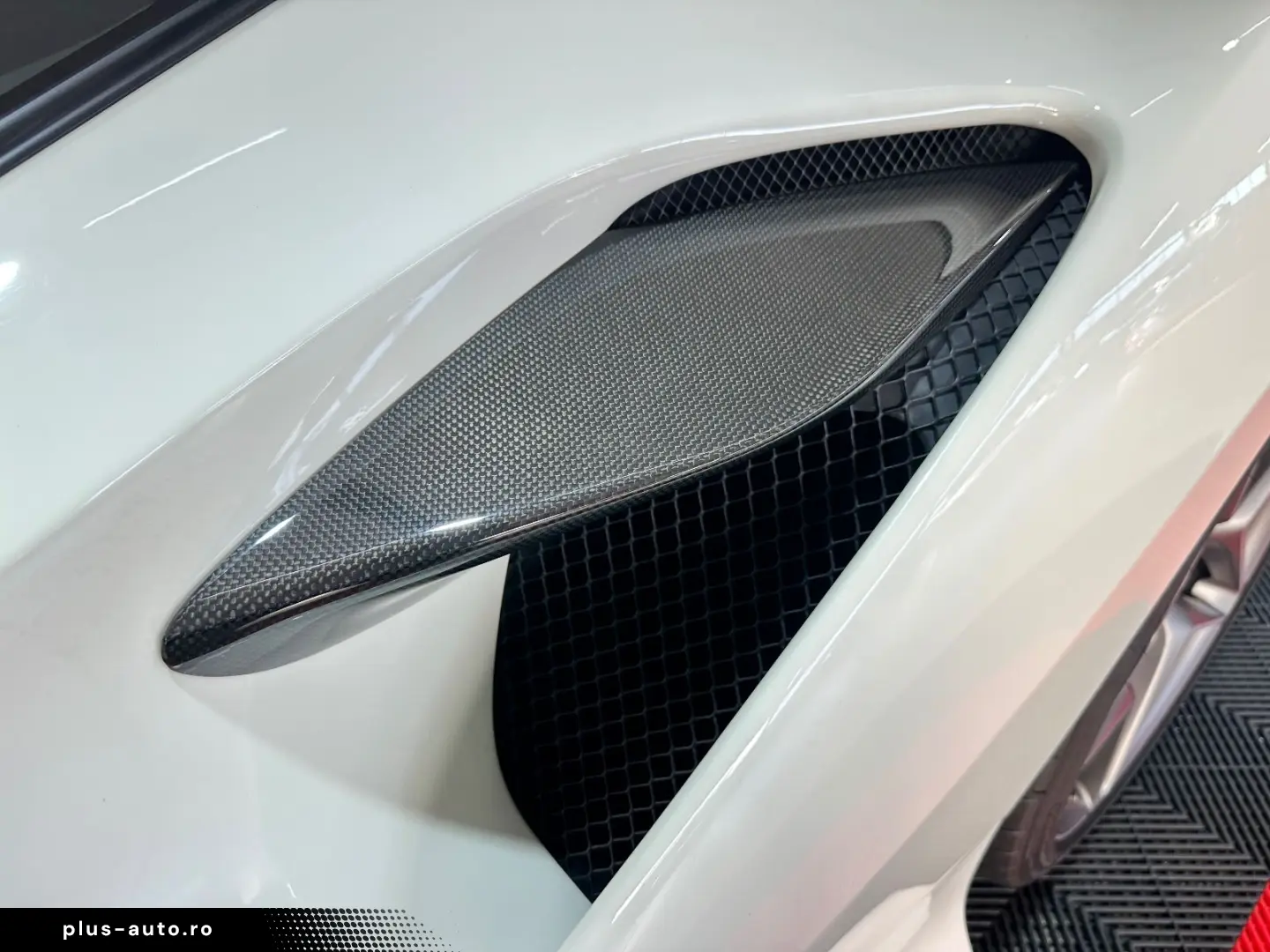 F8 Carbon Paket JBL Lift