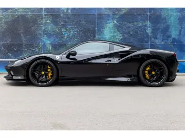 F8 Tributo 1. Hand Carbon Rennsitze