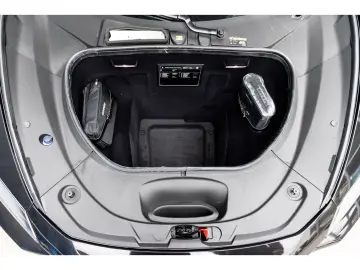 F8 Tributo 1. Hand Carbon Rennsitze