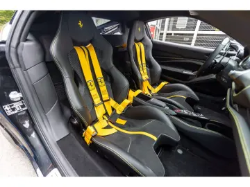 F8 Tributo 1. Hand Carbon Rennsitze