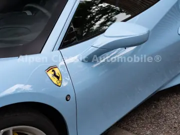 F8 Tributo Coupé Lift  Racing Seats  Kamera