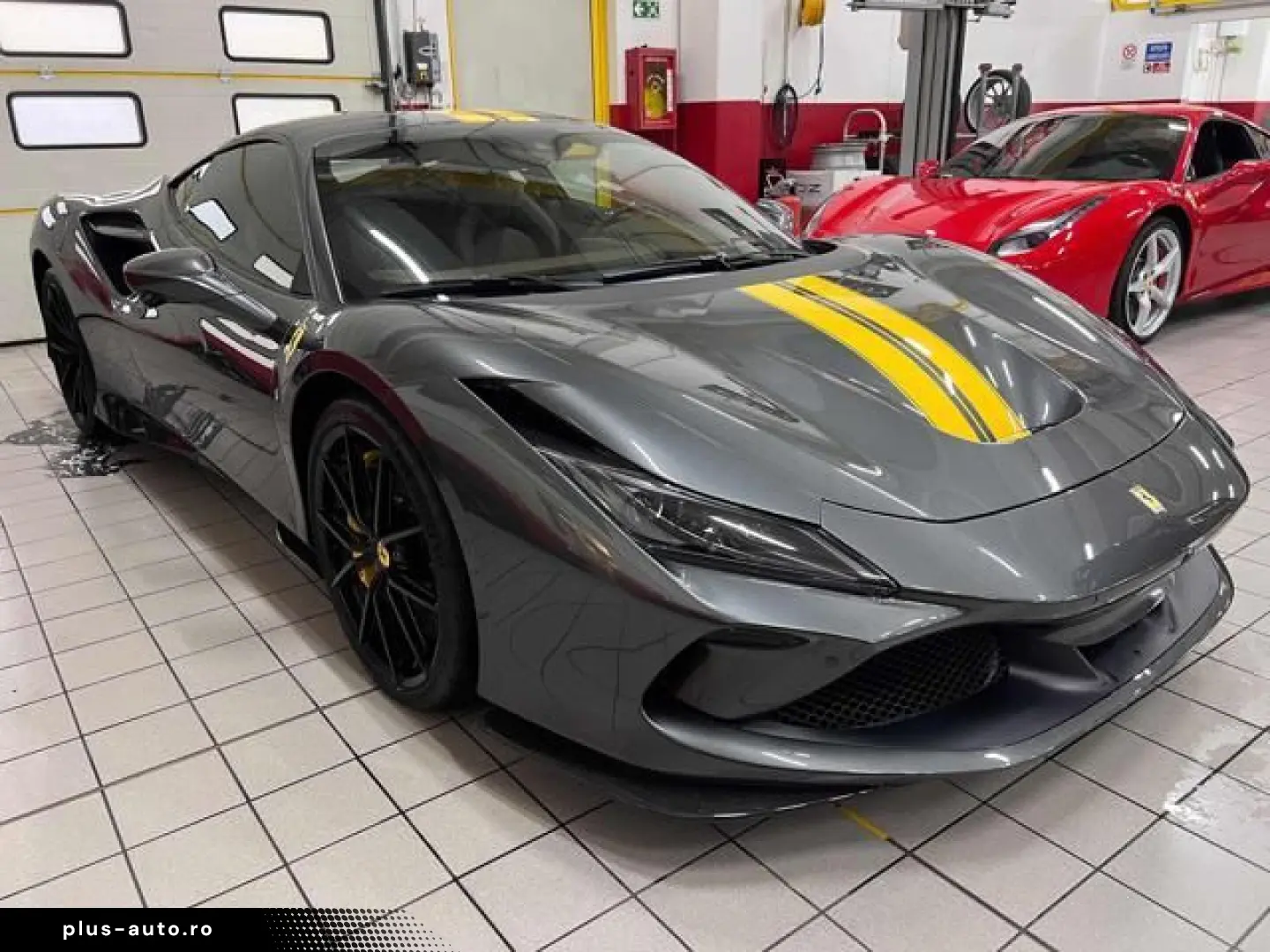 FERRARI F8 CARBON LIFT CARPLAY SURROUND