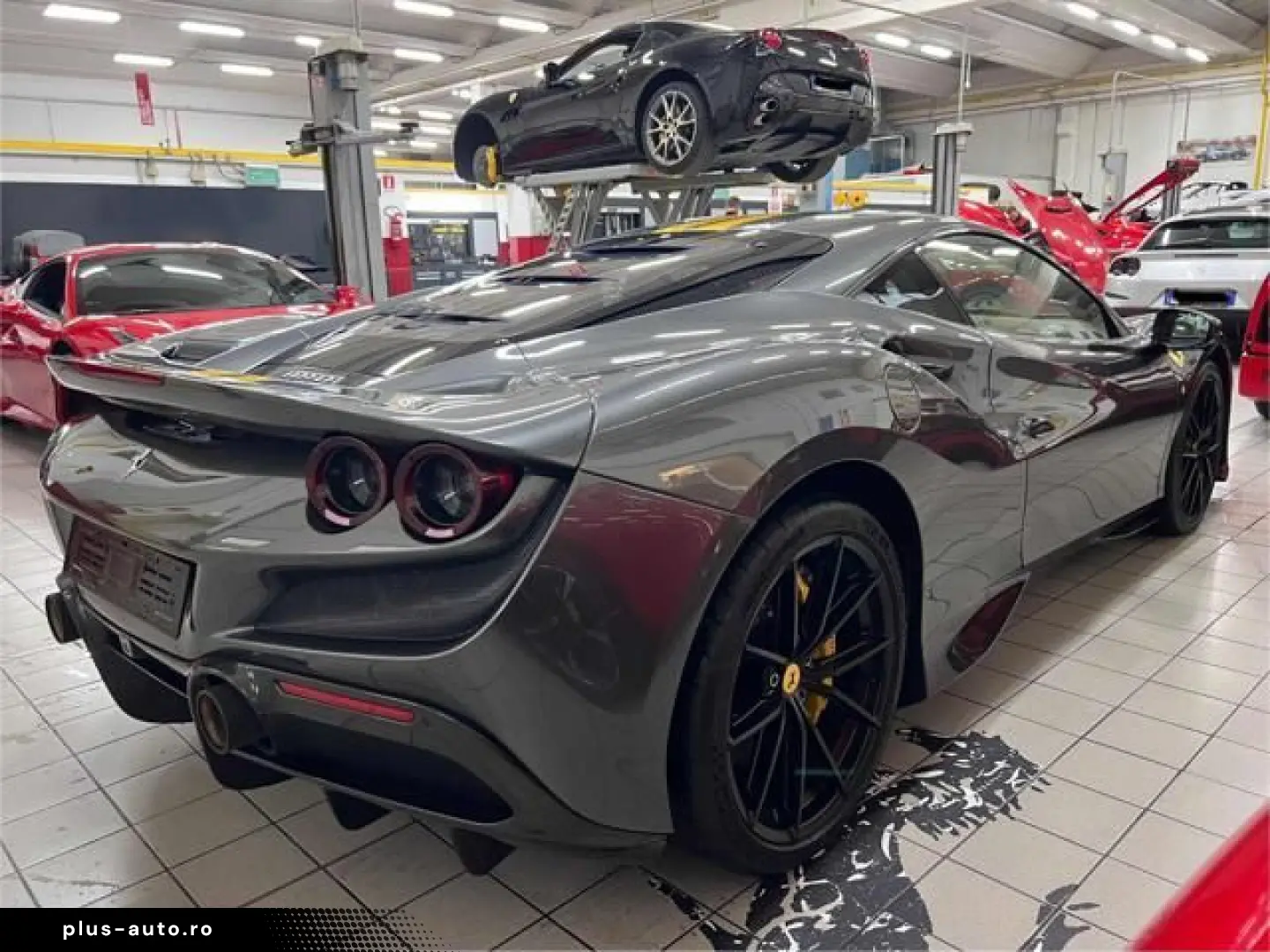 FERRARI F8 CARBON LIFT CARPLAY SURROUND