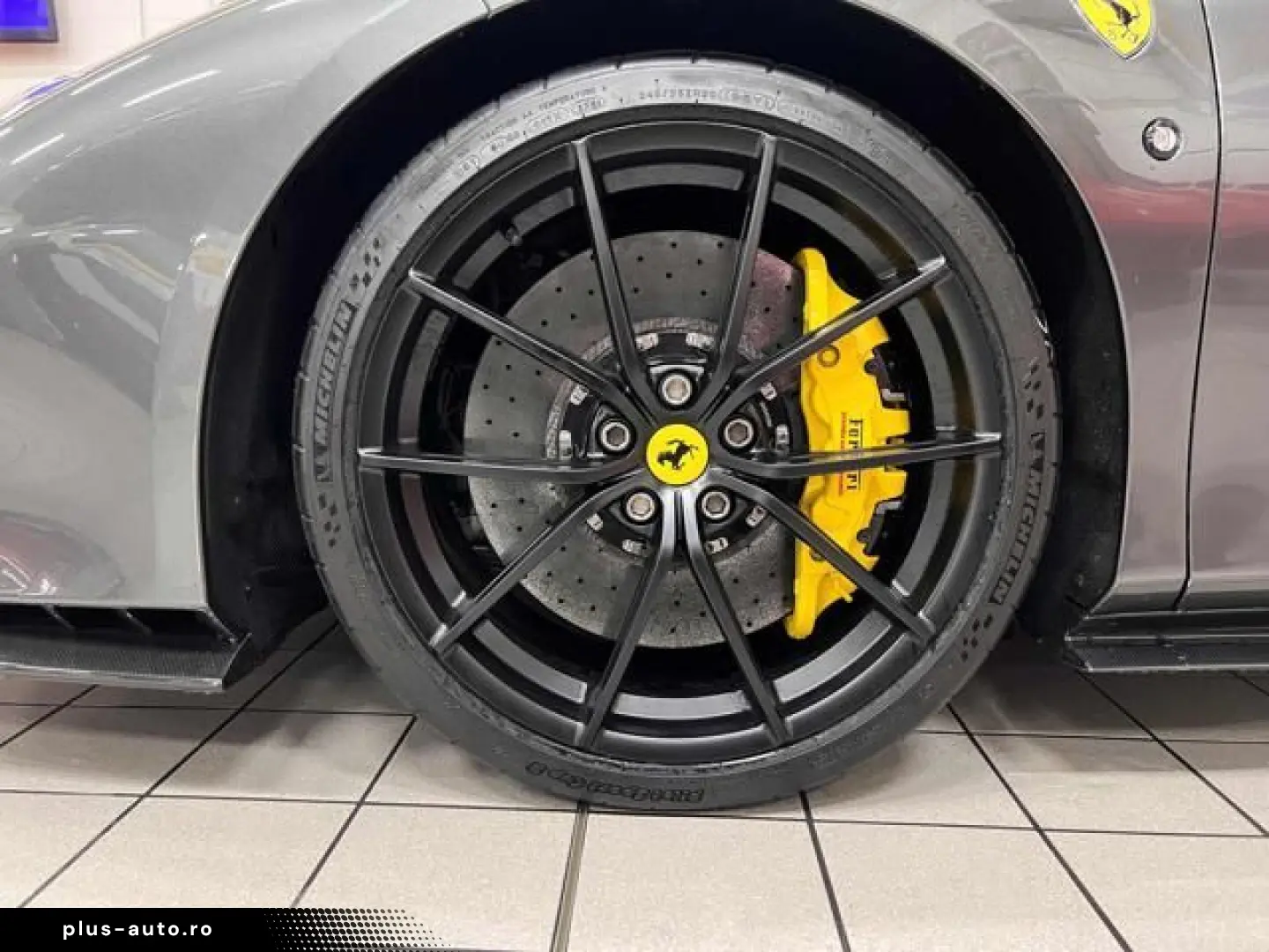 FERRARI F8 CARBON LIFT CARPLAY SURROUND