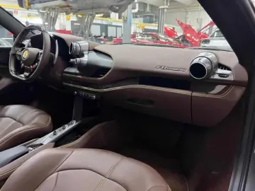 FERRARI F8 CARBON LIFT CARPLAY SURROUND