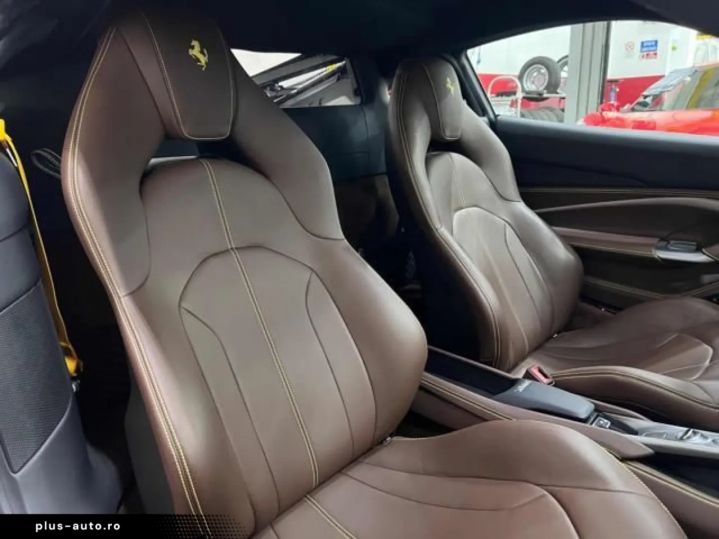 FERRARI F8 CARBON LIFT CARPLAY SURROUND