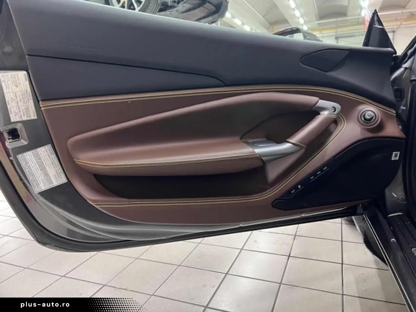 FERRARI F8 CARBON LIFT CARPLAY SURROUND