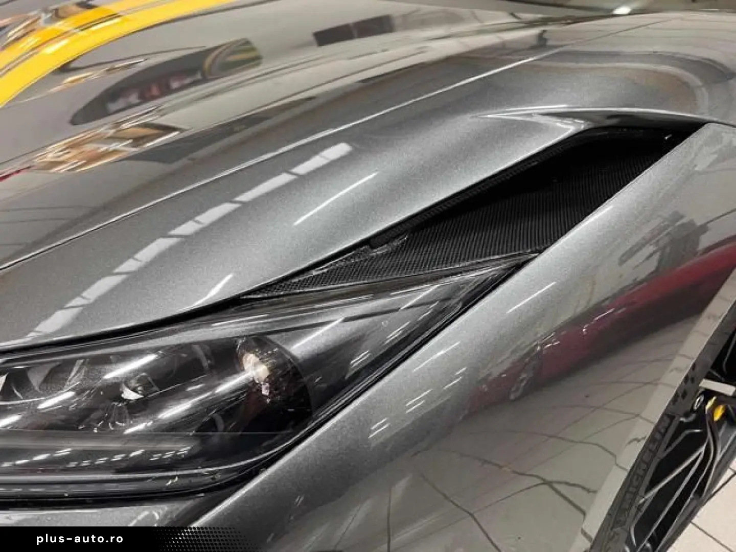 FERRARI F8 CARBON LIFT CARPLAY SURROUND