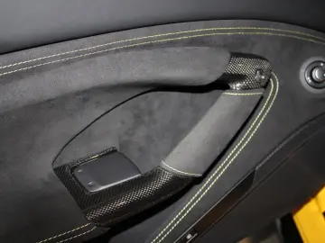 F8 TRIBUTO COUPE GIALLO! 100% RARE IN EUROPE