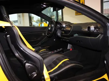 F8 TRIBUTO COUPE GIALLO! 100% RARE IN EUROPE