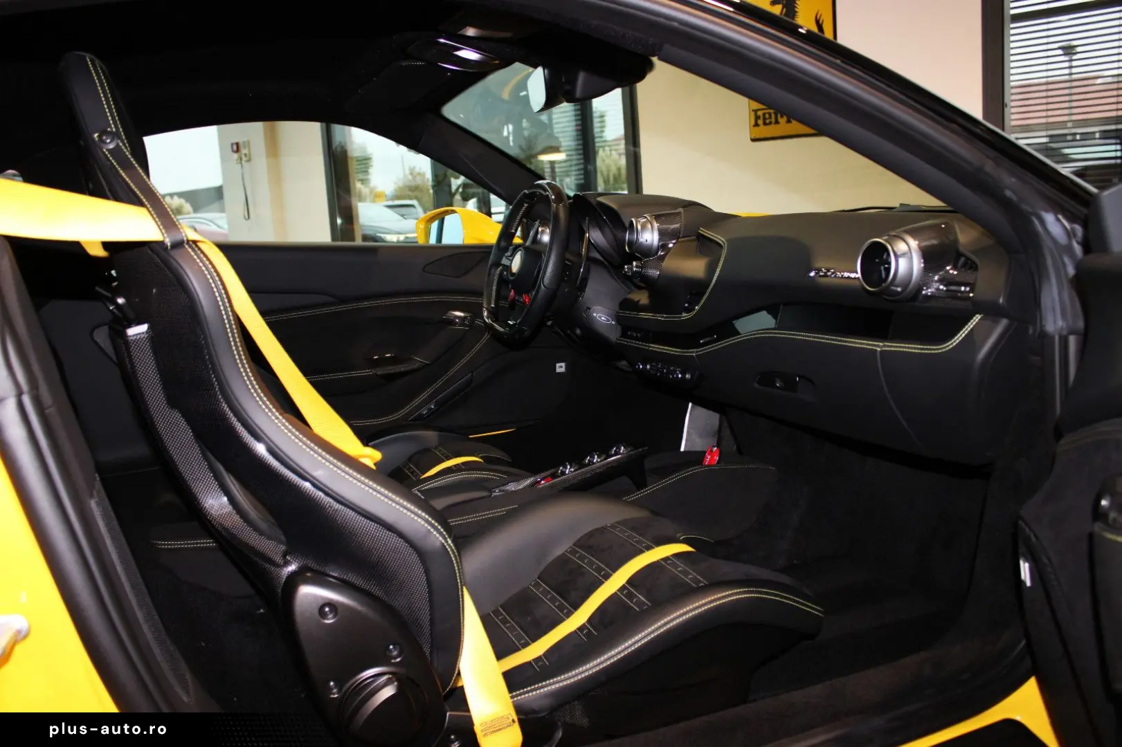 F8 TRIBUTO COUPE GIALLO! 100% RARE IN EUROPE