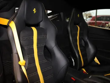 F8 TRIBUTO COUPE GIALLO! 100% RARE IN EUROPE