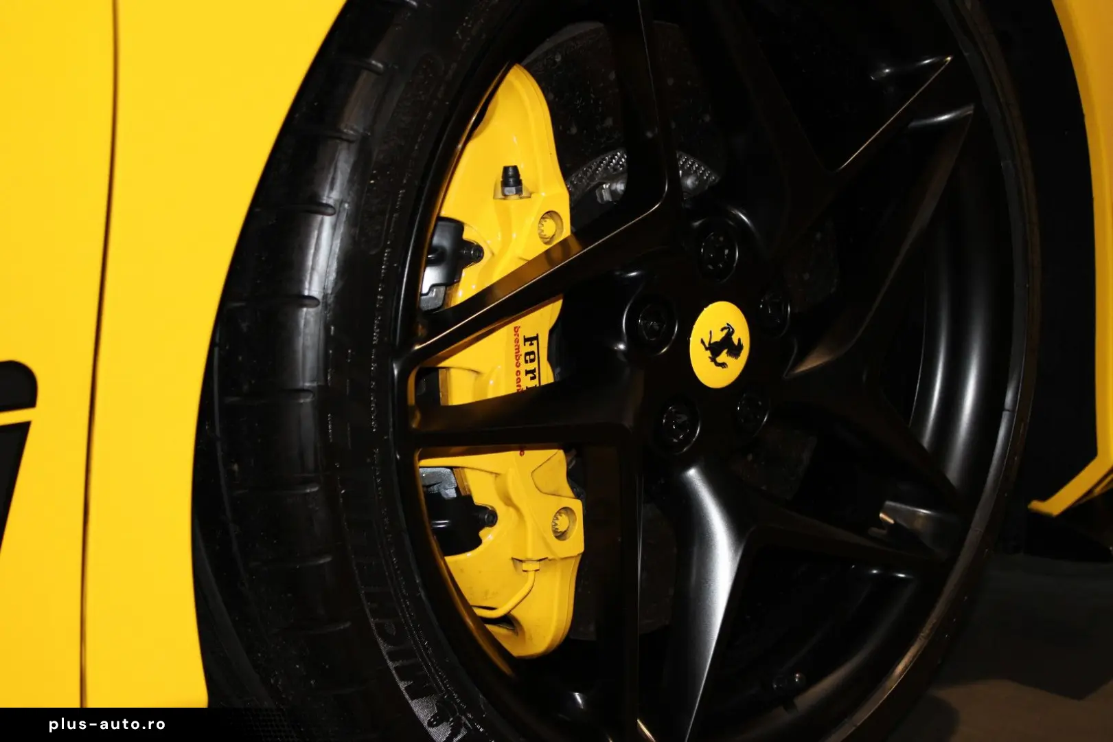 F8 TRIBUTO COUPE GIALLO! 100% RARE IN EUROPE