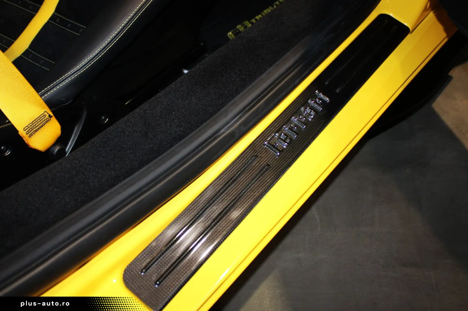 F8 TRIBUTO COUPE GIALLO! 100% RARE IN EUROPE