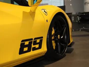 F8 TRIBUTO COUPE GIALLO! 100% RARE IN EUROPE