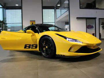 F8 TRIBUTO COUPE GIALLO! 100% RARE IN EUROPE