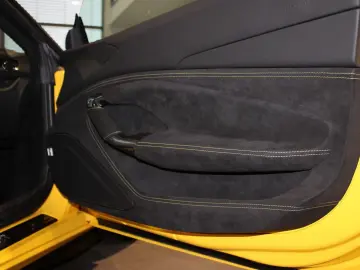 F8 TRIBUTO COUPE GIALLO! 100% RARE IN EUROPE