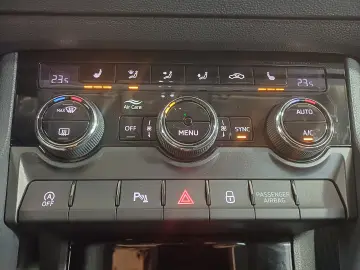 Škoda Karoq Selection 1.5 TSI DSG