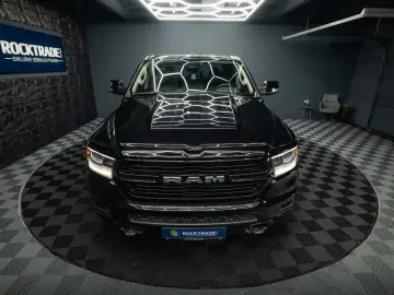 RAM 5.7 V8 HEMI 4x4 LARAMIE Offroad Night LED