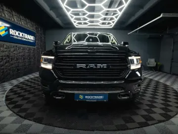 RAM 5.7 V8 HEMI 4x4 LARAMIE Offroad Night LED