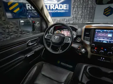 RAM 5.7 V8 HEMI 4x4 LARAMIE Offroad Night LED