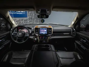 RAM 5.7 V8 HEMI 4x4 LARAMIE Offroad Night LED