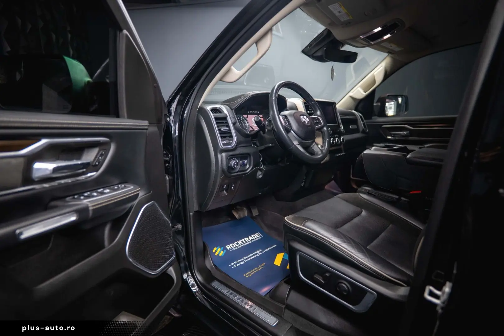 RAM 5.7 V8 HEMI 4x4 LARAMIE Offroad Night LED