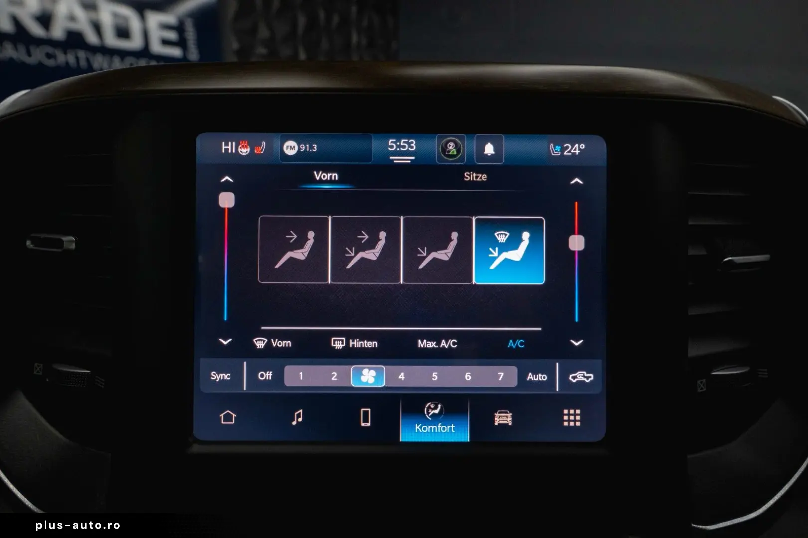 RAM 5.7 V8 HEMI 4x4 LARAMIE Offroad Night LED