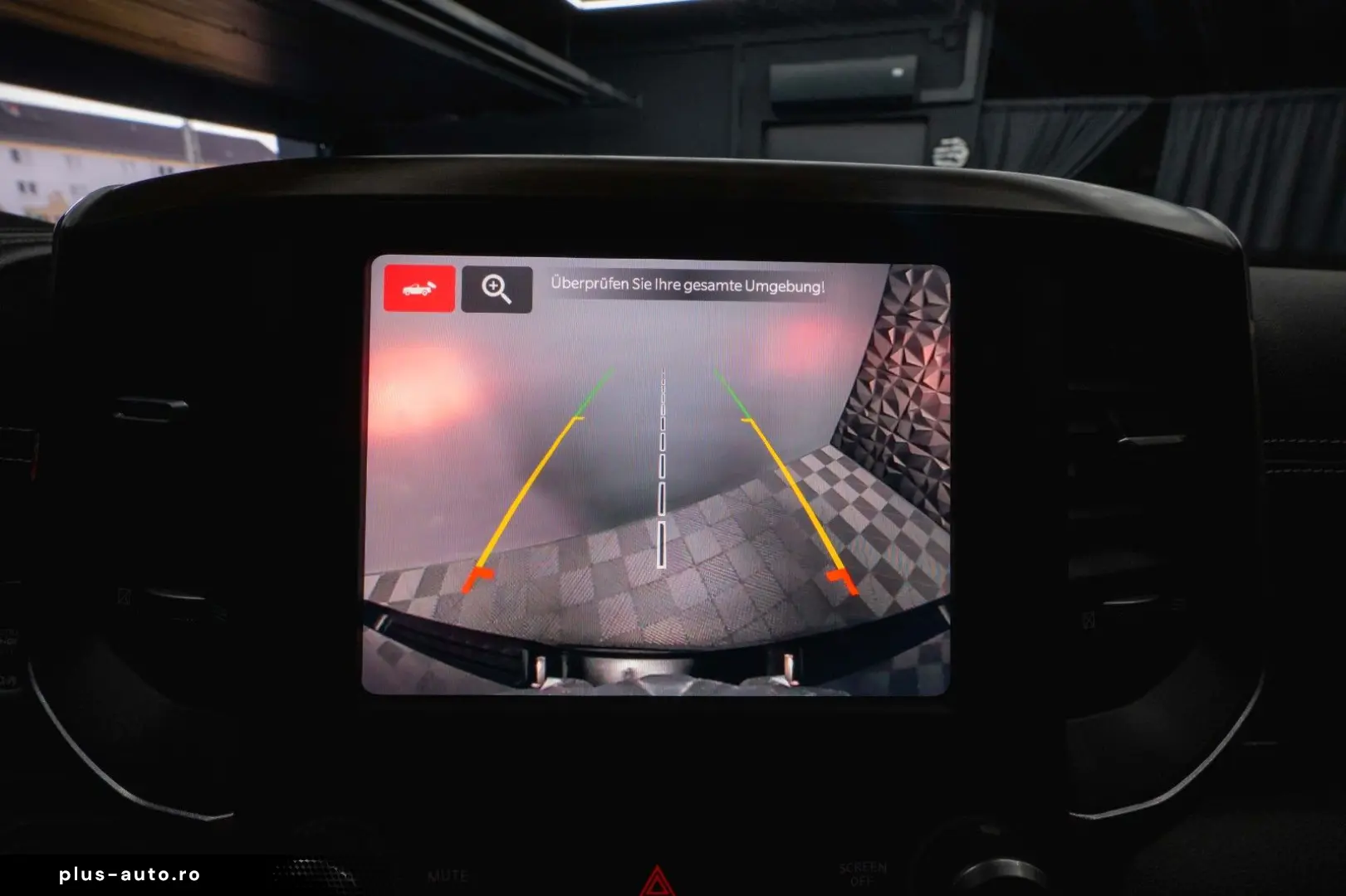 RAM 5.7 V8 HEMI 4x4 LARAMIE Offroad Night LED