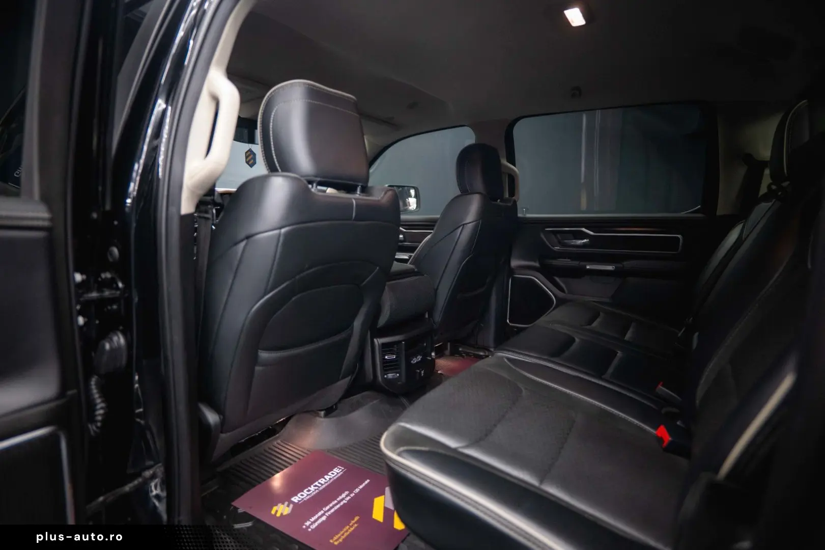 RAM 5.7 V8 HEMI 4x4 LARAMIE Offroad Night LED