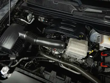 RAM 5.7 V8 HEMI 4x4 LARAMIE Offroad Night LED