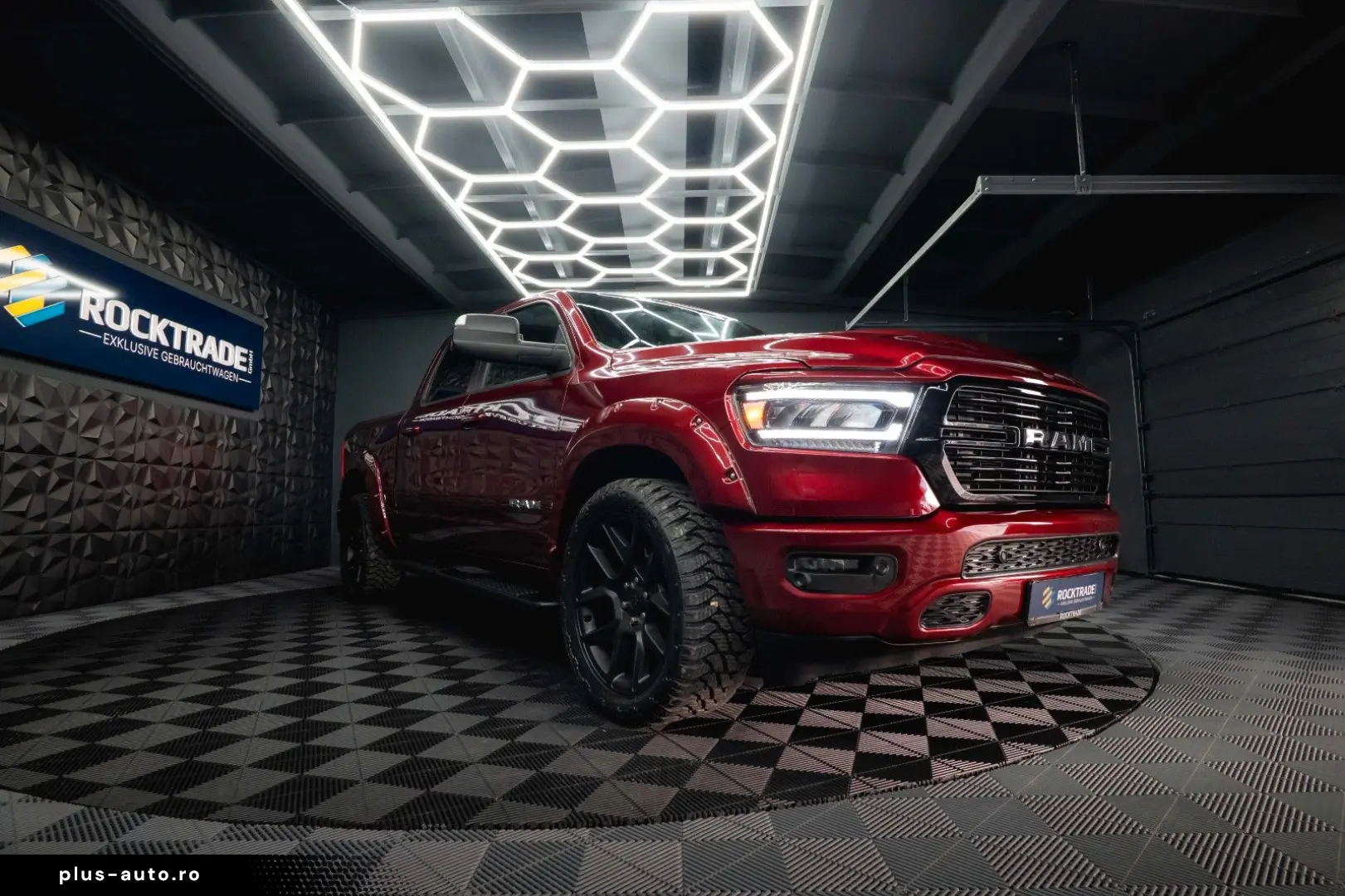 RAM 5.7 V8 HEMI 4x4 OFFROAD Night LARAMIE 19%
