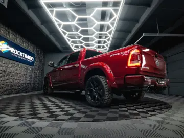 RAM 5.7 V8 HEMI 4x4 OFFROAD Night LARAMIE 19%